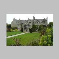 Trerice House. Elizabethan Manor House near Newquay, Cornwall, photo by Humphrey Bolton on Wikipedia.jpg